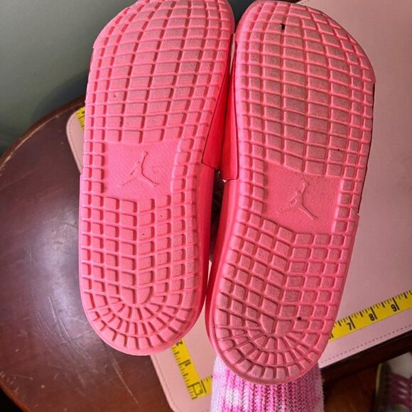 Jordan Pink Flip Flops SlidesโUS 8 CZ8027-600 LikeโNew - Picture 7 of 15